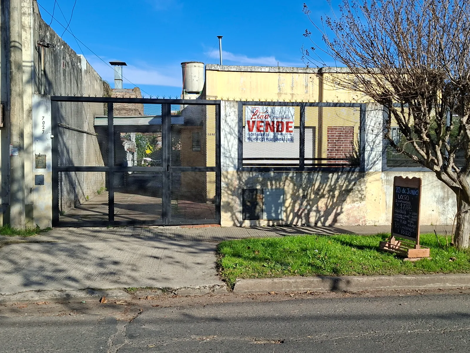 Casa de frente 3 dormitorios